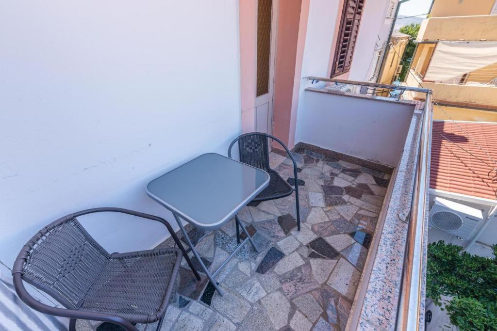 Rooms & Studio Apartments By The Way Baška Esterno foto