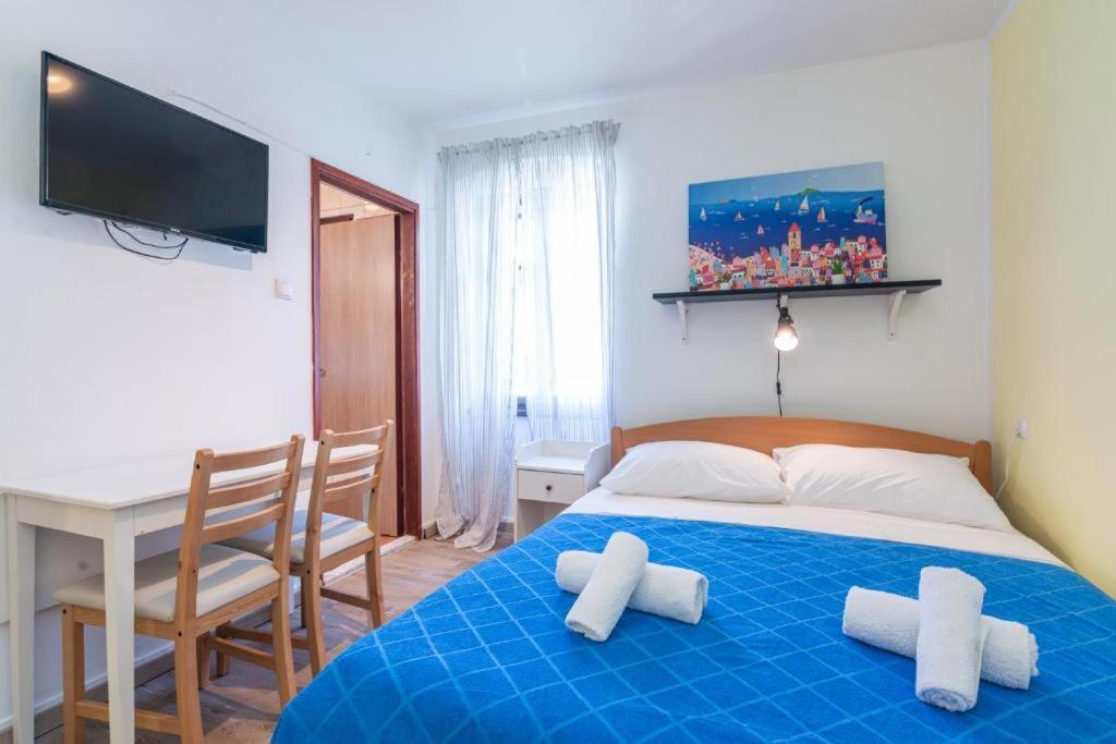 Rooms & Studio Apartments By The Way Baška Esterno foto