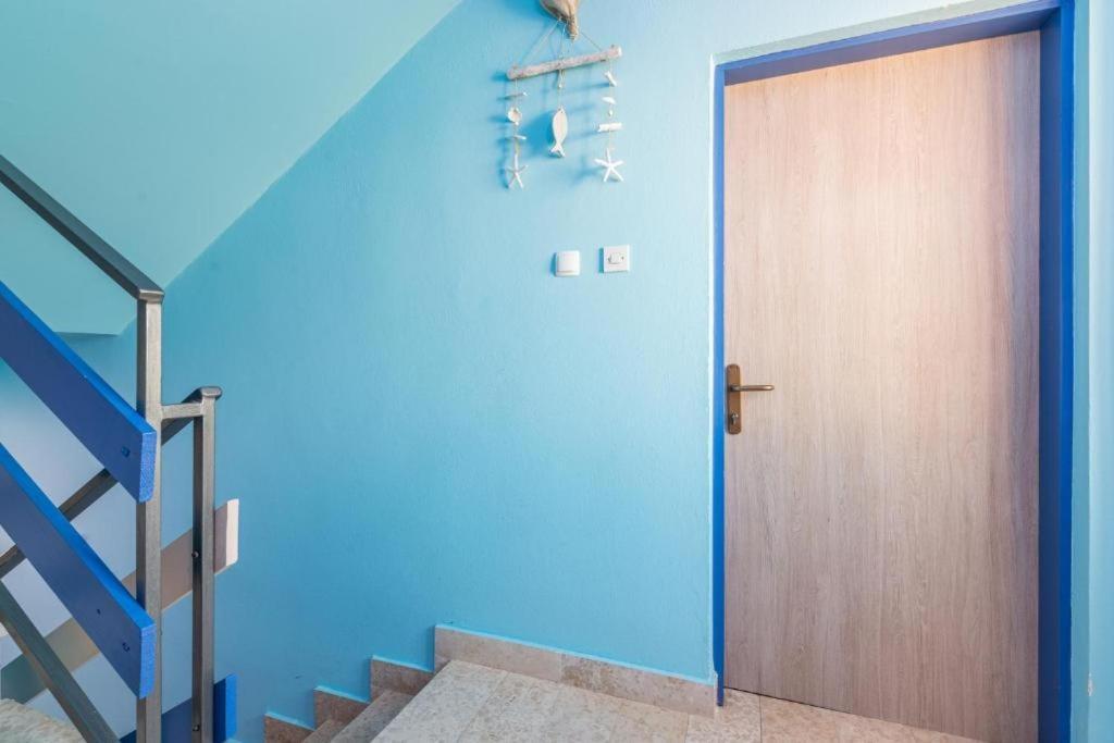Rooms & Studio Apartments By The Way Baška Esterno foto