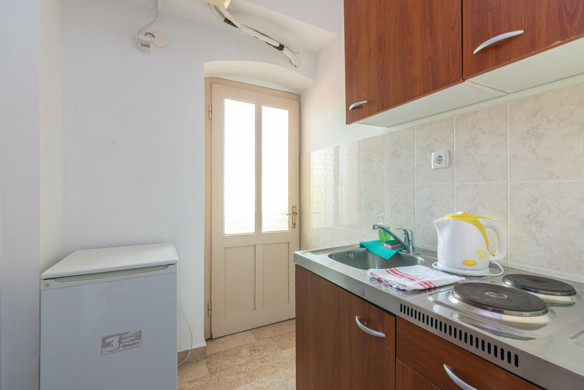 Rooms & Studio Apartments By The Way Baška Esterno foto
