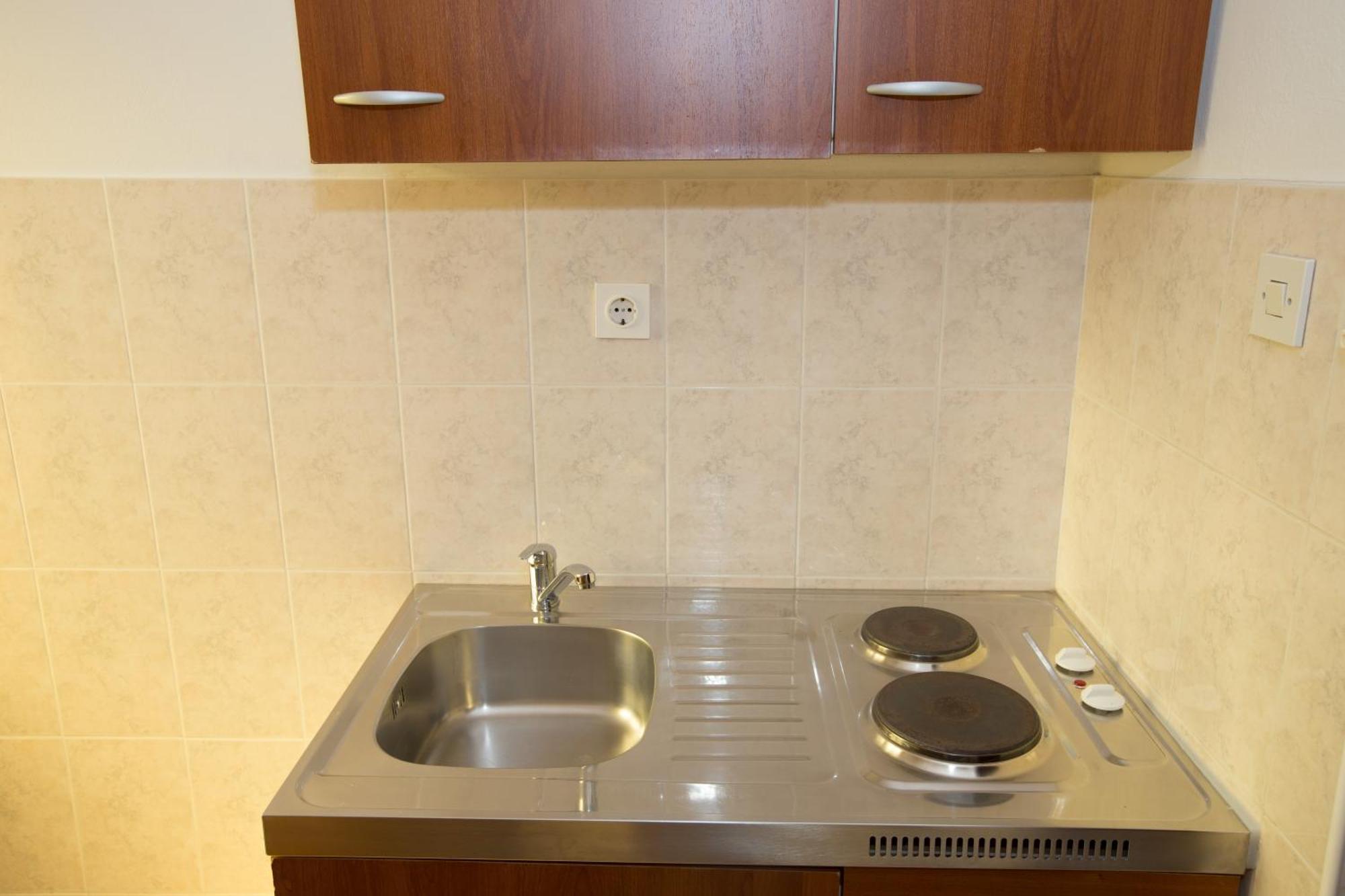 Rooms & Studio Apartments By The Way Baška Esterno foto